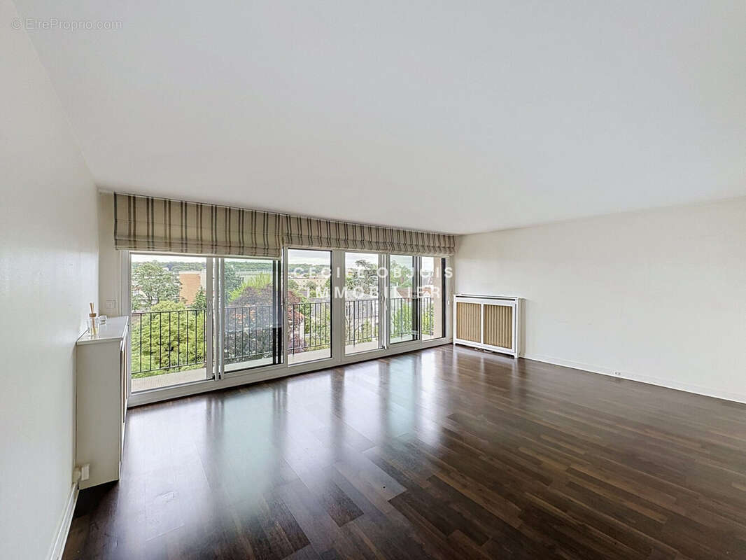 Appartement à SAINT-MAUR-DES-FOSSES