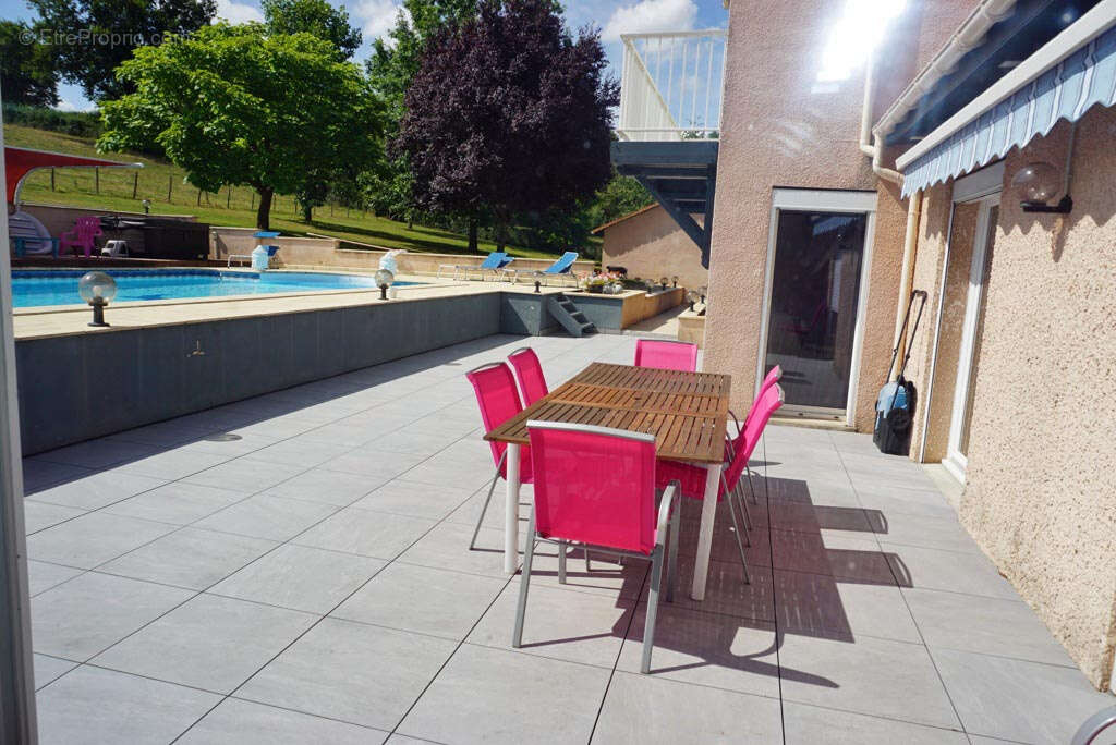 Maison à PARAY-LE-MONIAL