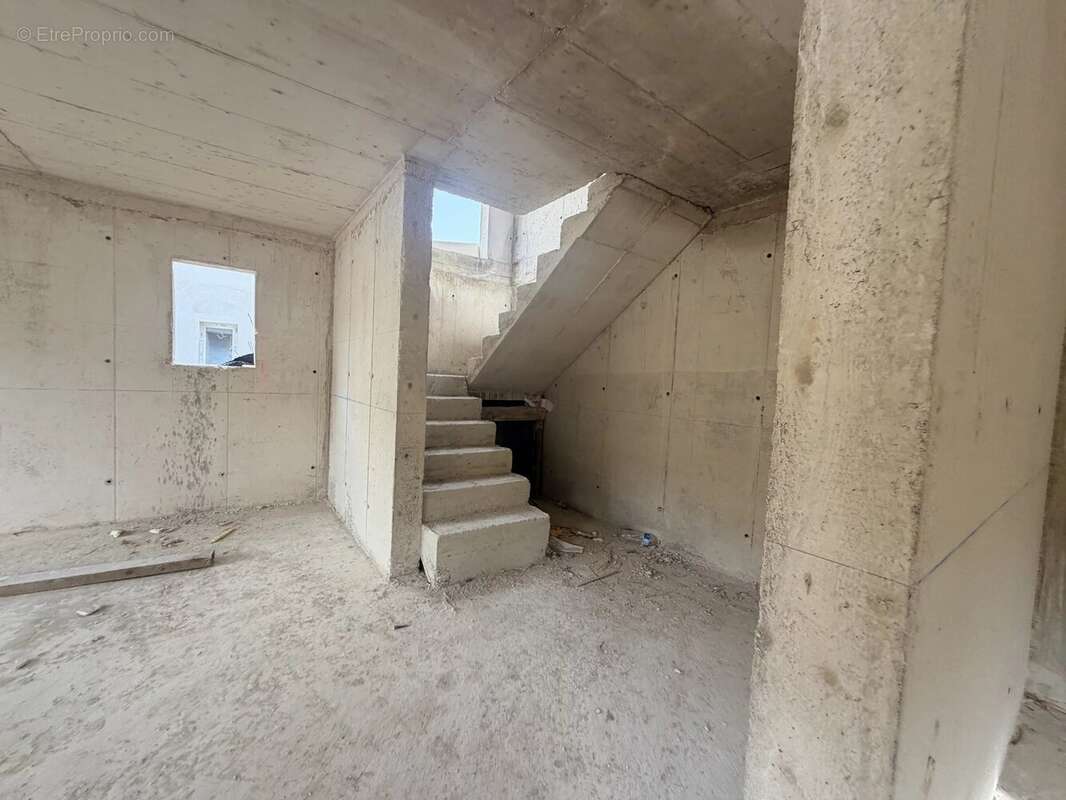 Maison à TOURRETTE-LEVENS