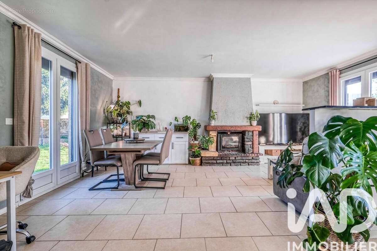 Photo 3 - Maison à ROUVRES-EN-MULTIEN