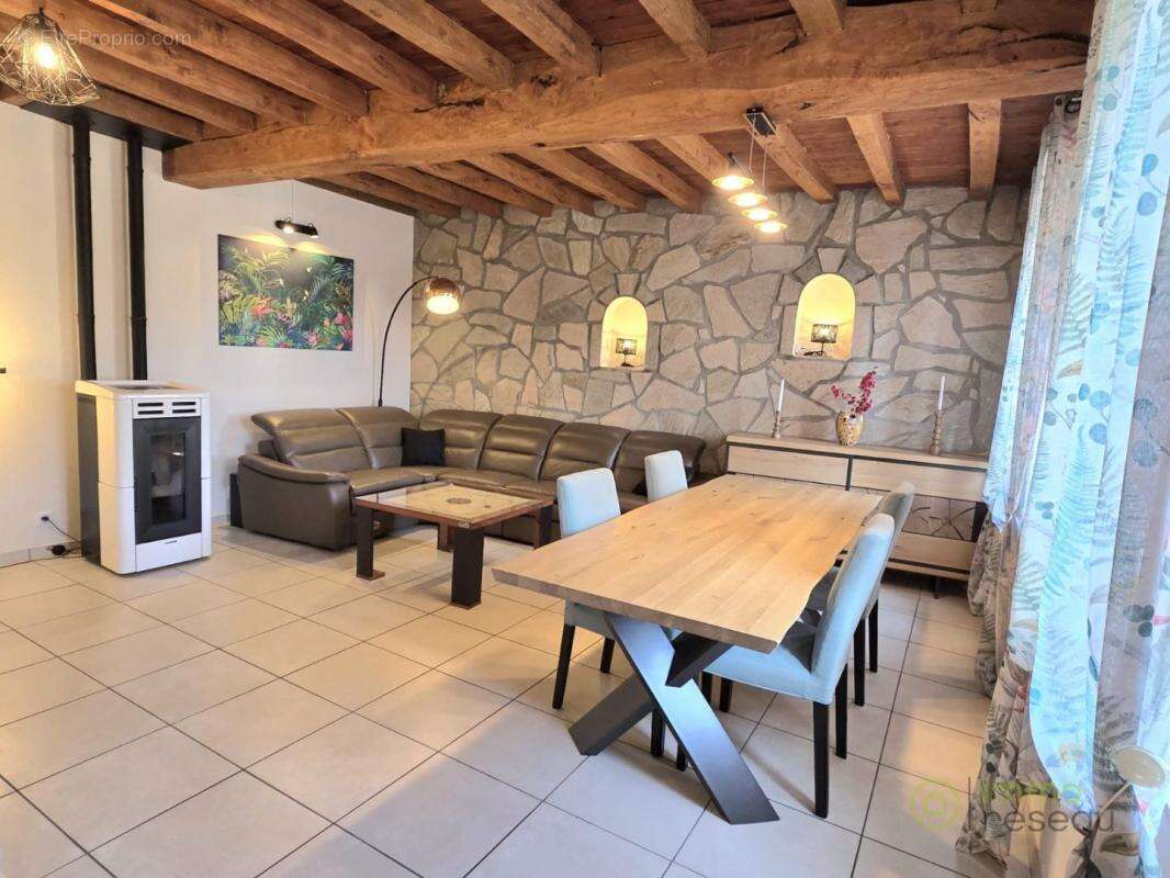 Maison à VILLEFONTAINE