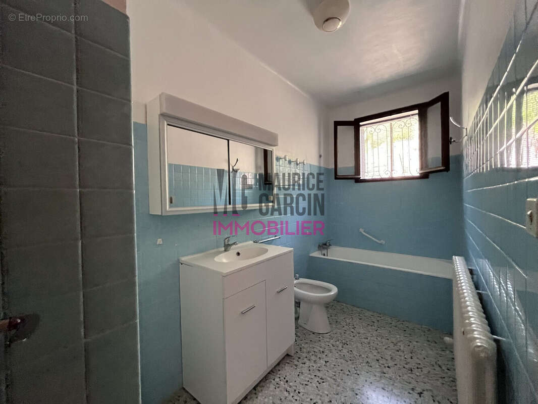 Appartement à BEAUMES-DE-VENISE