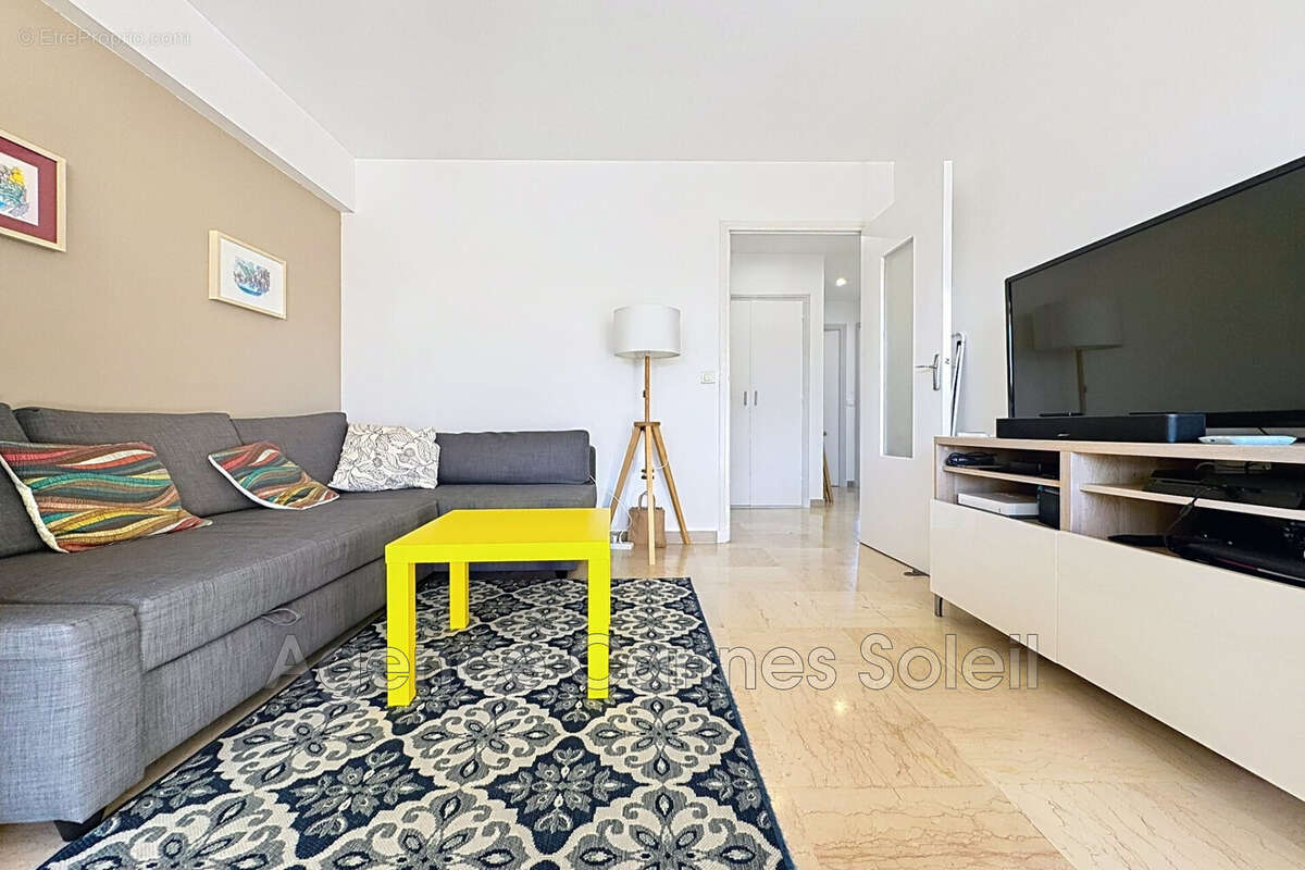 Appartement à MANDELIEU-LA-NAPOULE