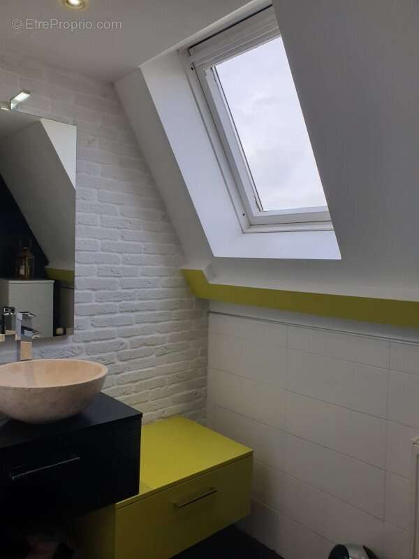 Maison à SAINT-PIERRE-DE-CHIGNAC