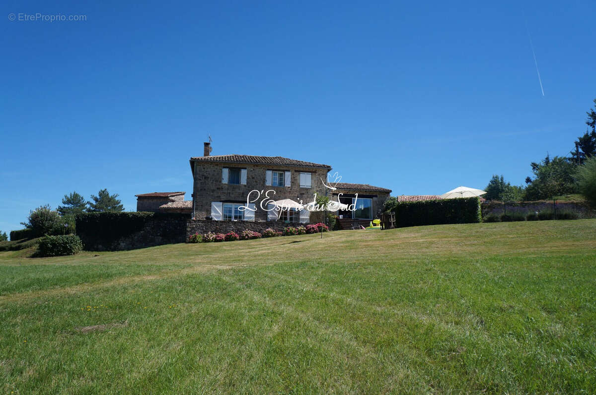 Maison 260 m² à Le Verdier  - photo 2
