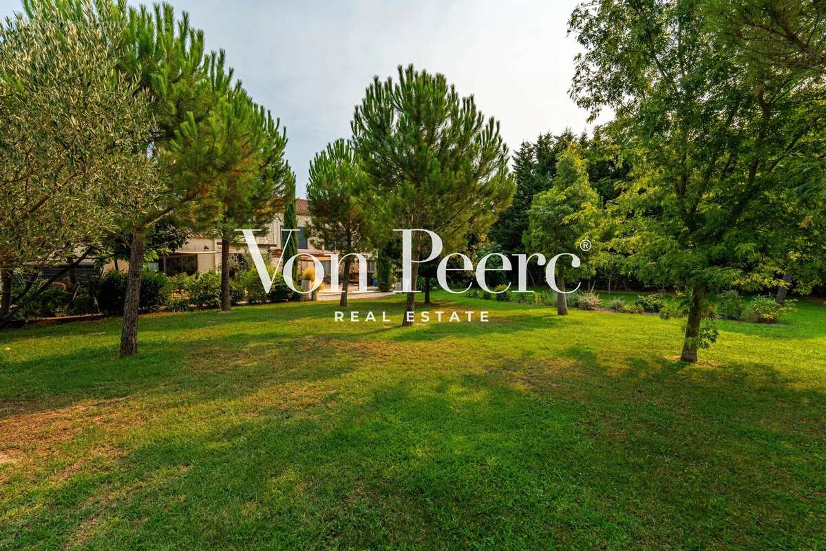Mas rénové entre Avignon et Saint-Rémy-de-Provence - photo 42