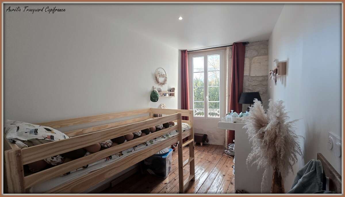 Maison à vendre 5 pièces d'environ 126m² à SAINT JEAN D'ANGELY (17) 4 chambres, 1 garage, proche centre ville, sur un terrain d' - photo 16