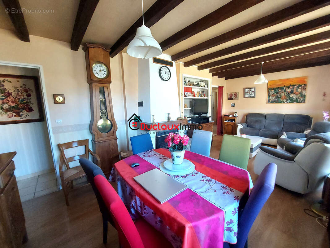 Maison à SANSAC-DE-MARMIESSE