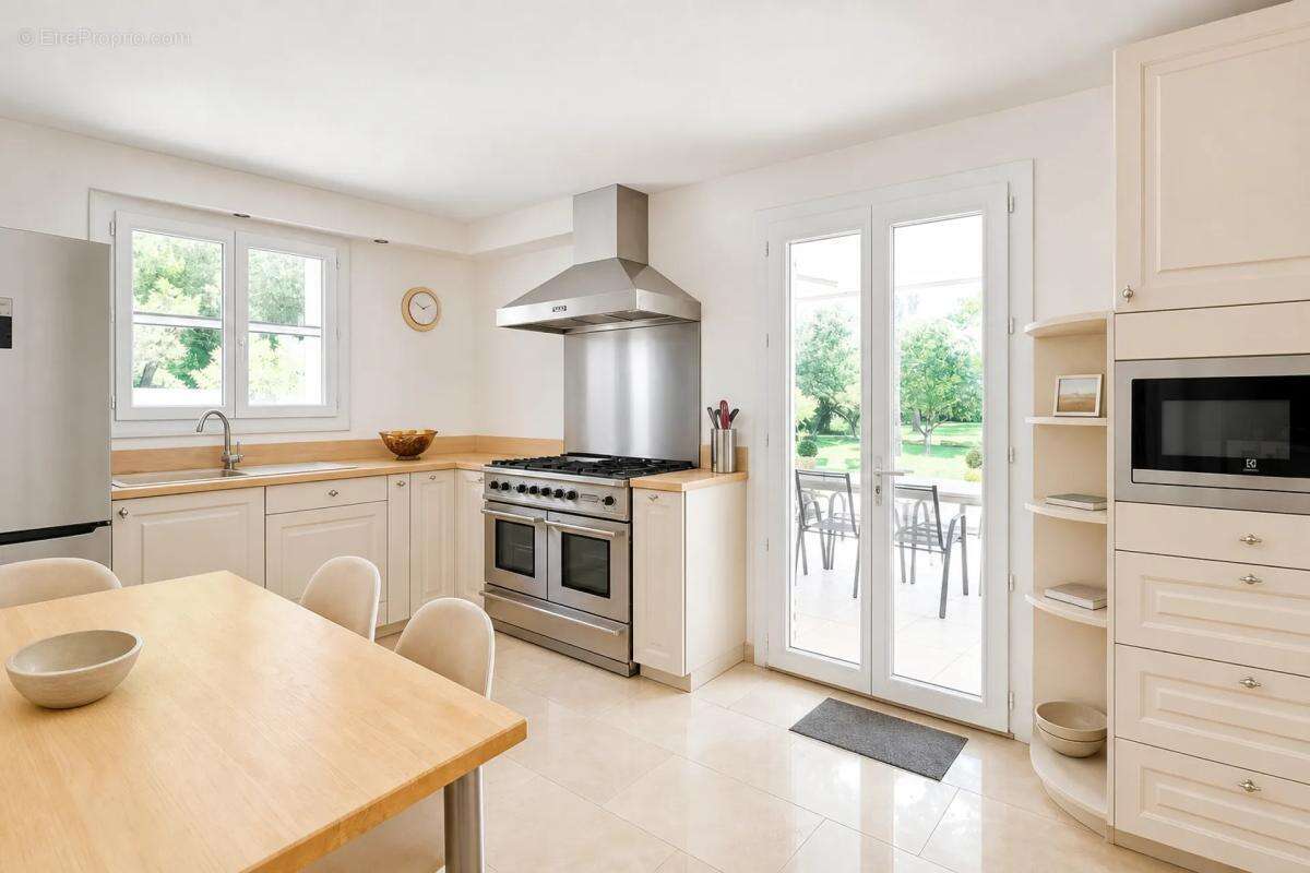 Maison de 6 pièces de 153,72 m² à Vedène - photo 4
