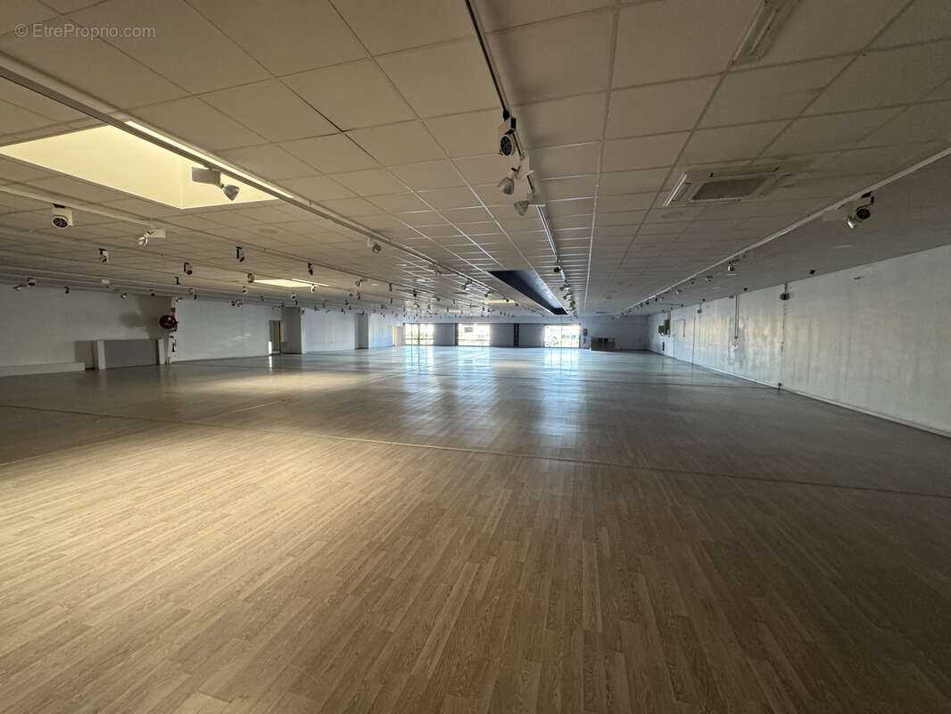 Commerce à COURNON-D&#039;AUVERGNE