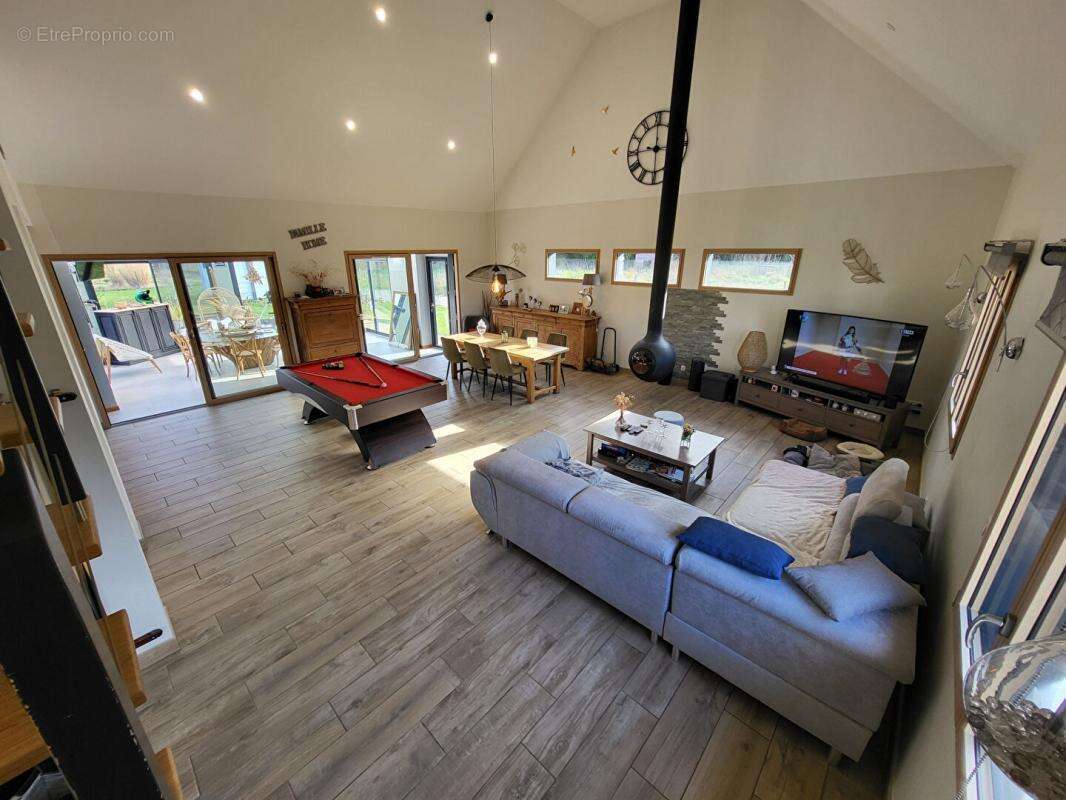 Maison à VITZ-SUR-AUTHIE