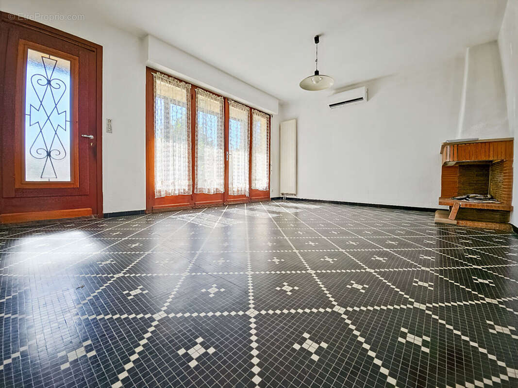 Maison à VILLENAVE-D&#039;ORNON