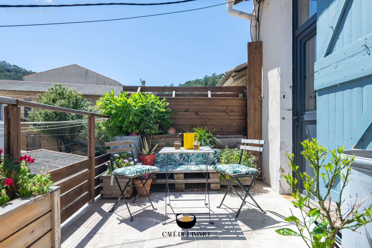 Appartement à MARSEILLE-8E