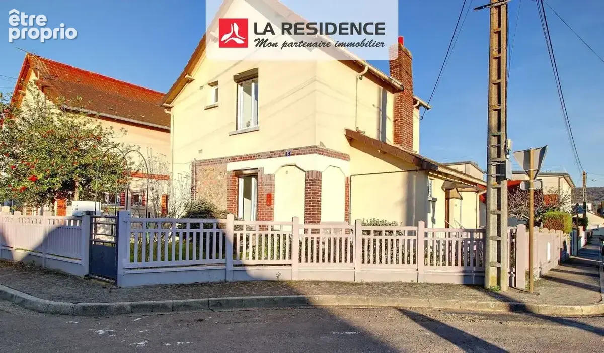 Maison à SAINT-ETIENNE-DU-ROUVRAY