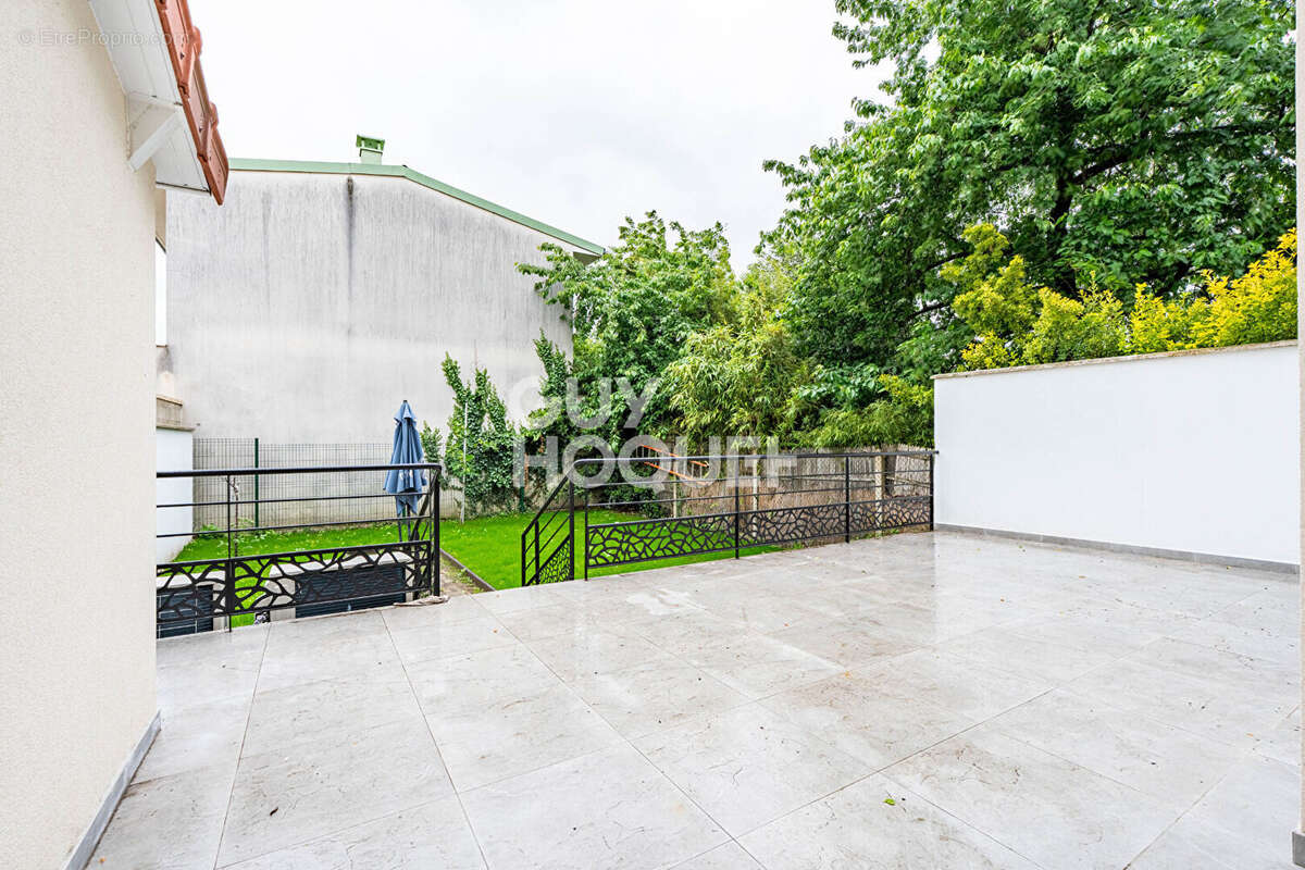 Maison à GENNEVILLIERS