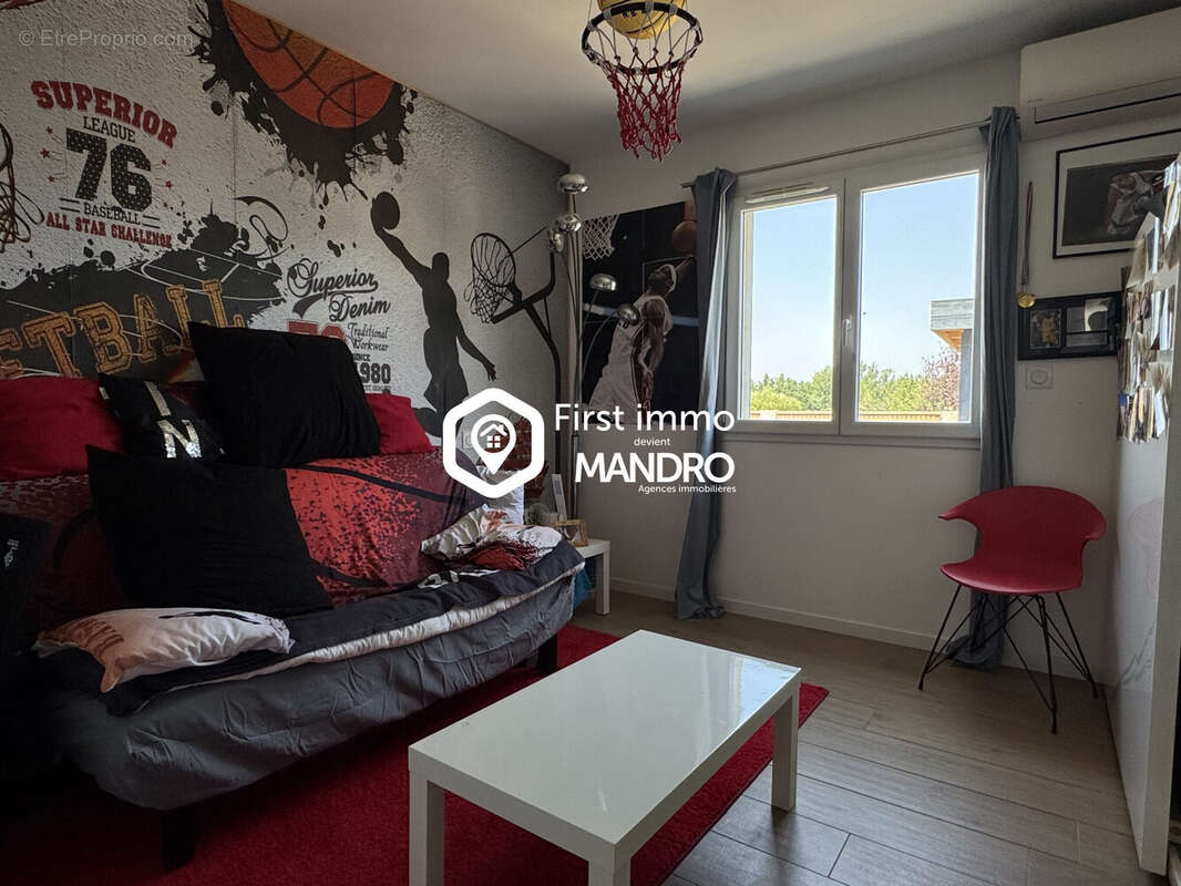 Maison 143 m² à Thuir  - photo 6