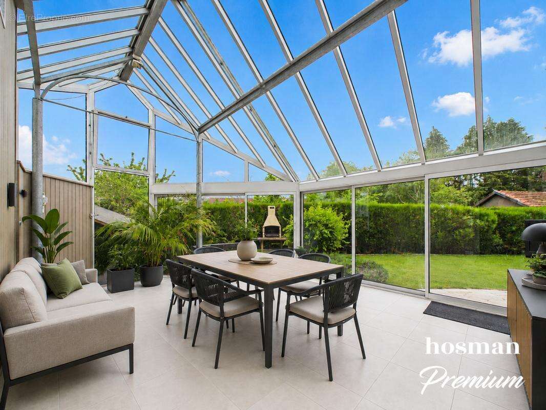 Maison de 163 m² (177 m2 au sol) avec 4 chambres, jardin, garage et spa - Quartier du Petit Chantilly à Orvault - photo 2