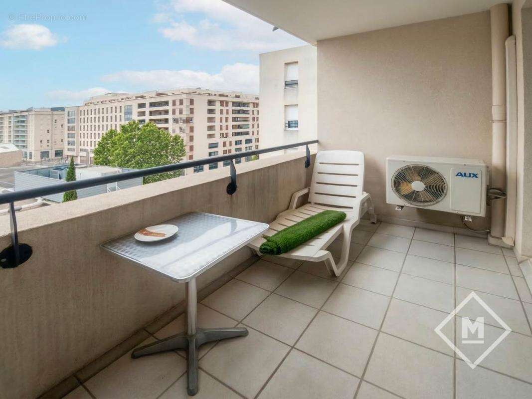 Appartement T3 terrasse, lumineux, vue dégagée à Marseille 10ème (Cap Est) - photo 2