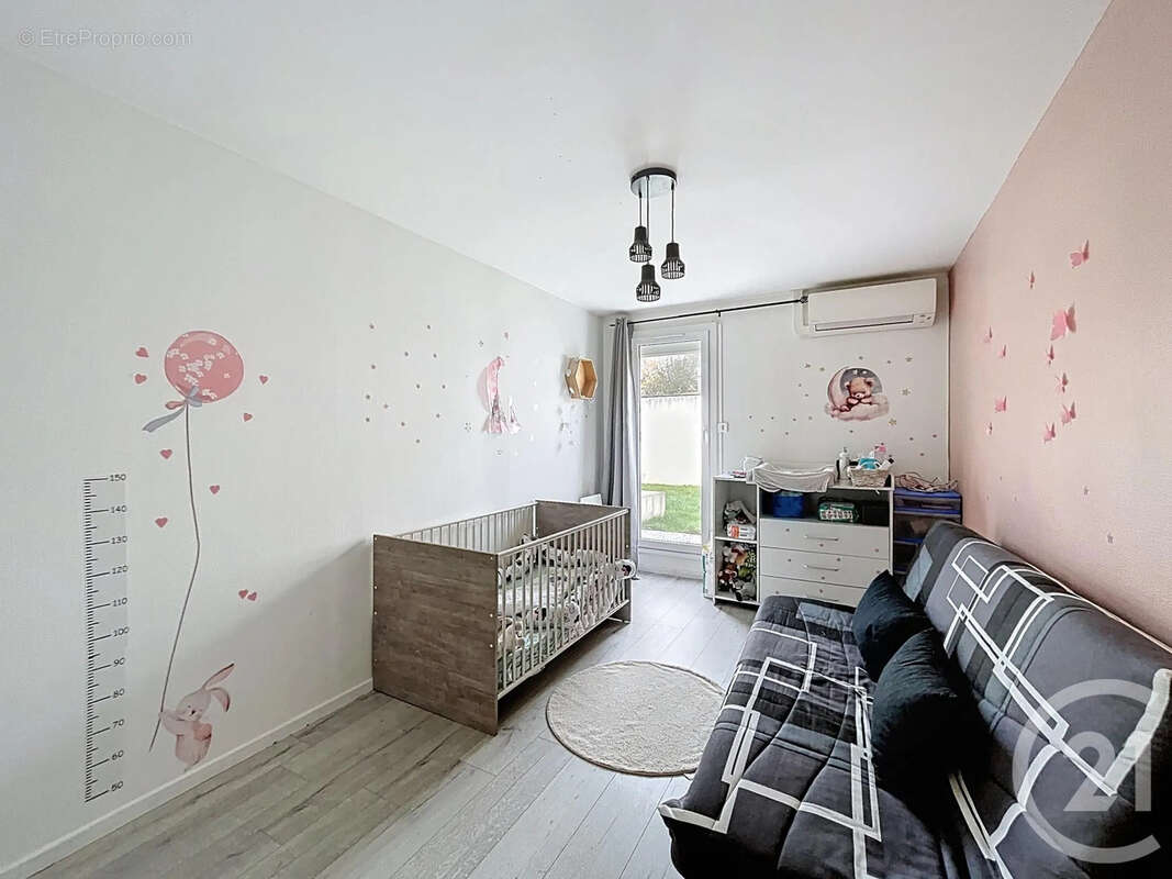 Maison à MOISSY-CRAMAYEL