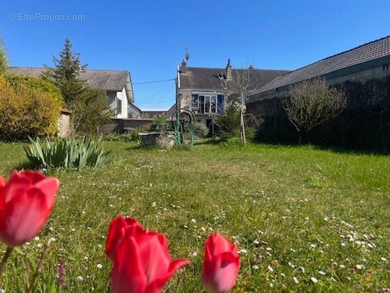 Maison à ARC-SUR-TILLE