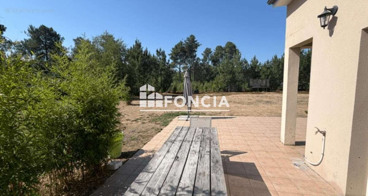 Propriété de charme au cœur d’un parc boisé d'environ 4 000 m² - photo 13