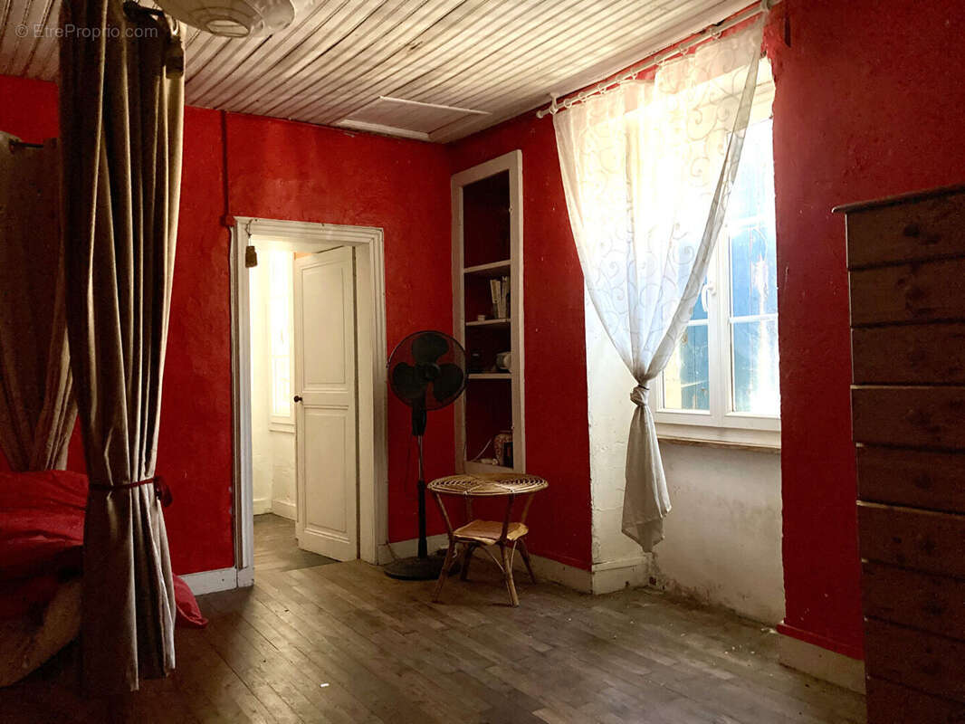 Maison à COULONGES-SUR-L'AUTIZE