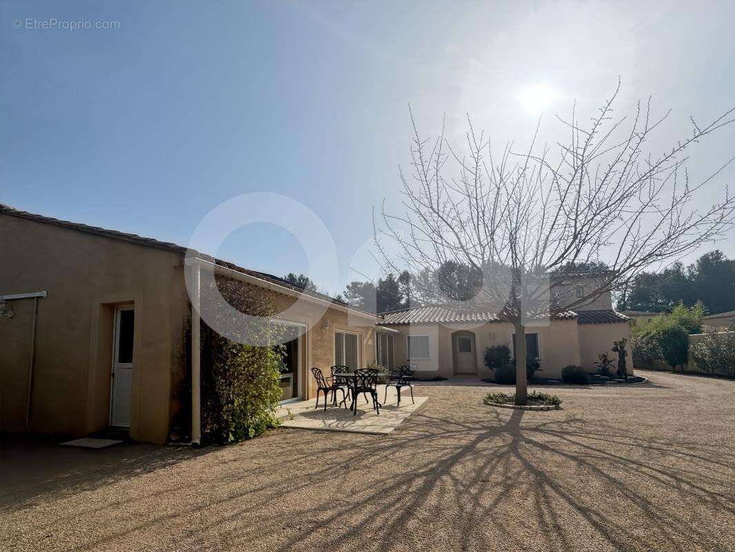 Maison à LA CRAU