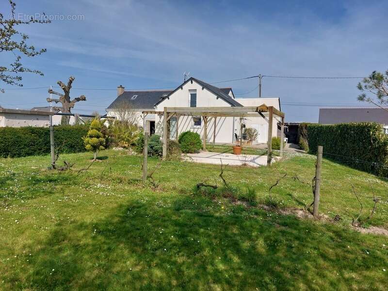 Maison à VILLEBERNIER