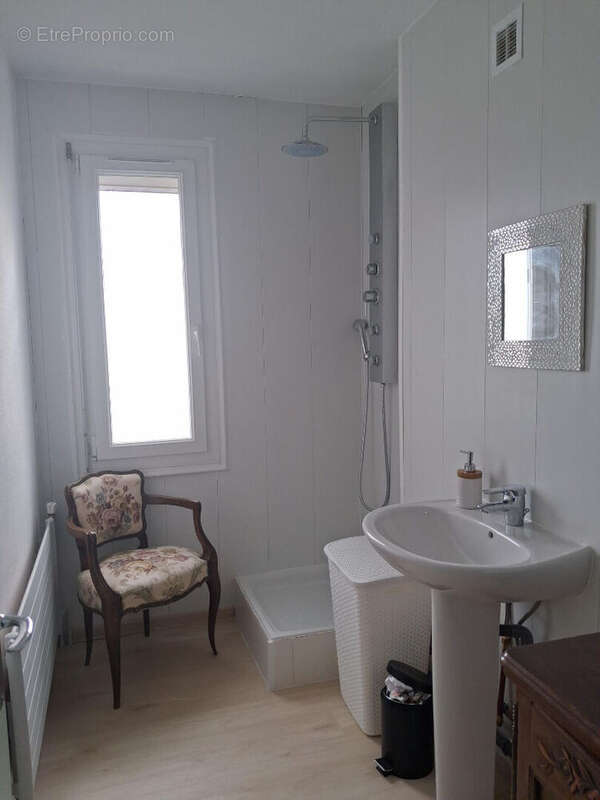 Appartement à VARENNES-VAUZELLES