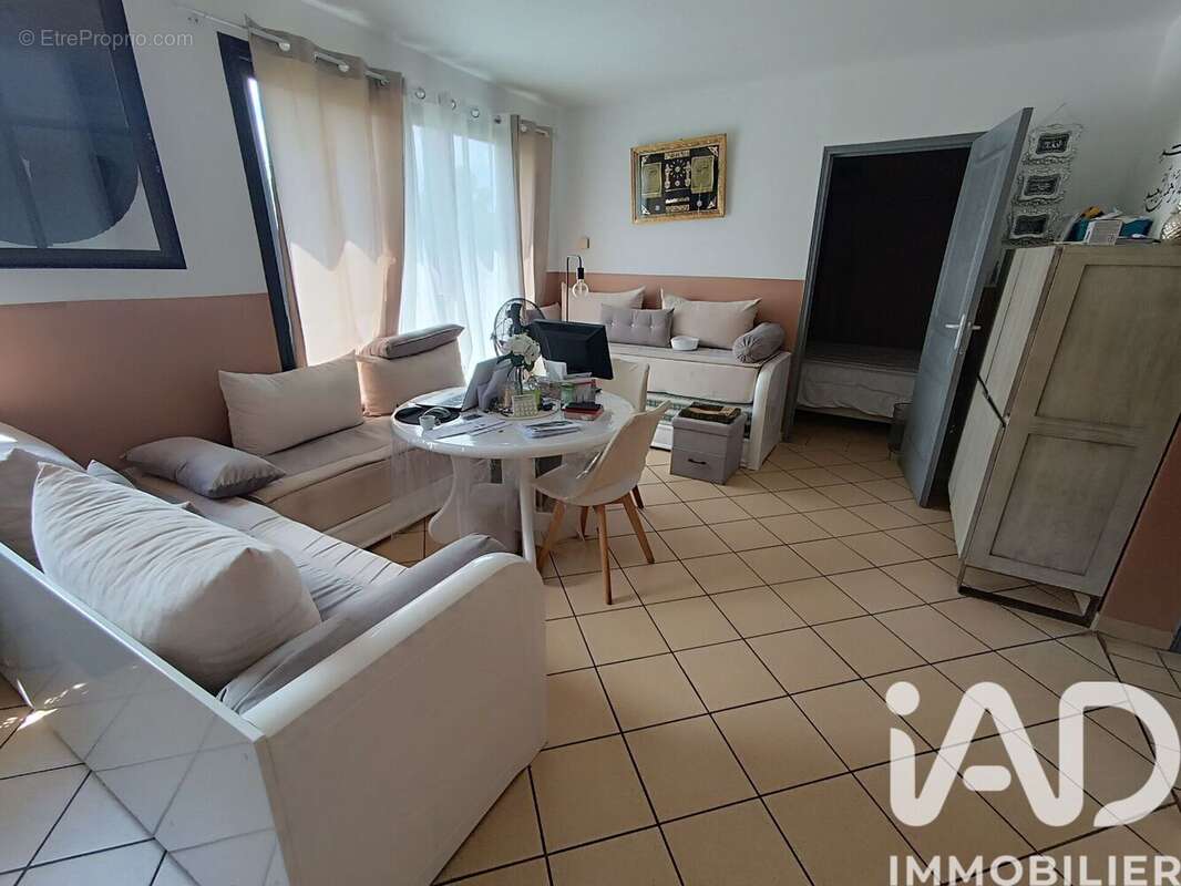 Photo 4 - Maison à SAINT-HILAIRE-DE-LUSIGNAN