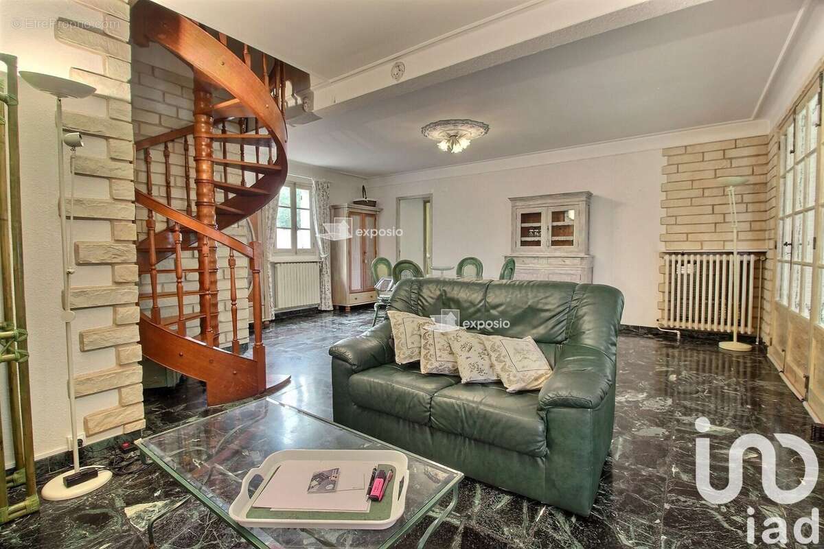 Photo 2 - Maison à TOURVES