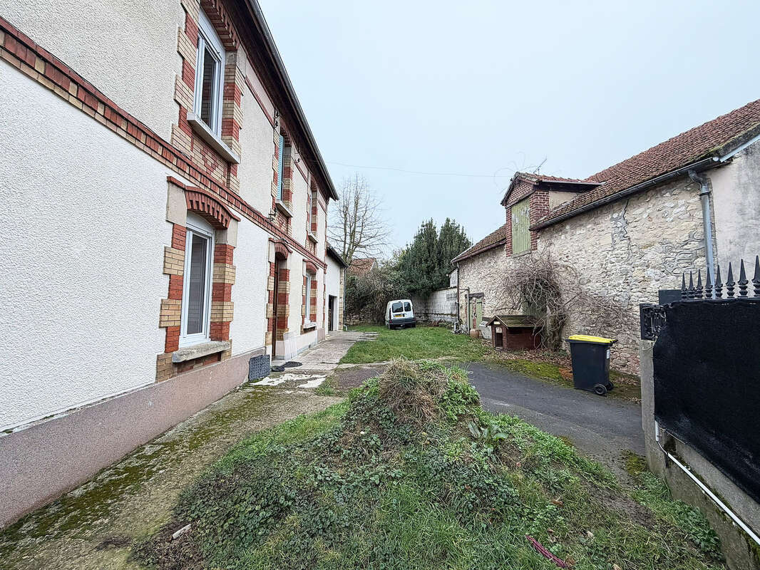 Maison à MAGNEUX