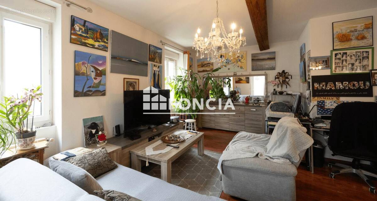 Appartement à BOURG-DE-PEAGE