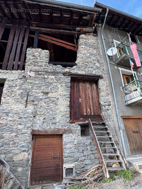 Achat - vente  : maison - chalet - grange - bel ensemble  a renover - montagny 73350 - photo 6