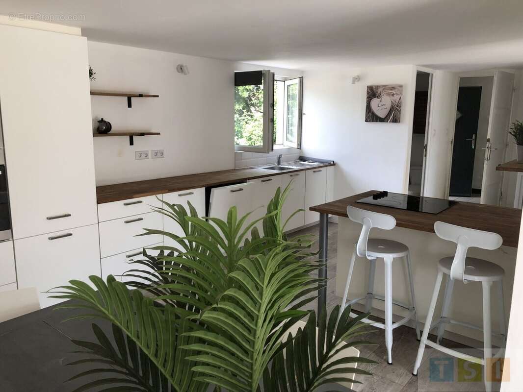 Maison sur deux niveaux proche des commodités - photo 2