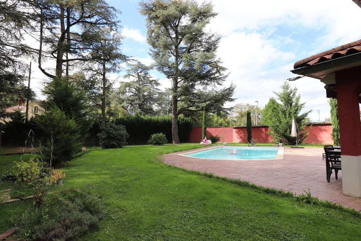 Maison à CHARBONNIERES-LES-BAINS