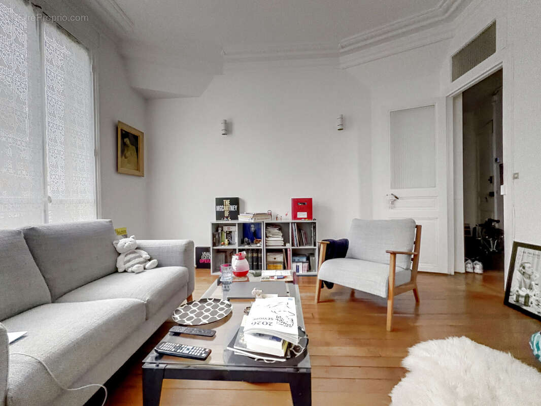 Appartement à CHARENTON-LE-PONT