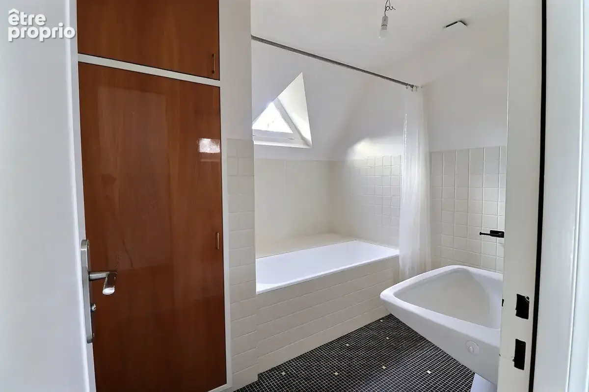 MAREIL MARLY - MAISON 352m² - vendue occupée avec bail en cours. - photo 15