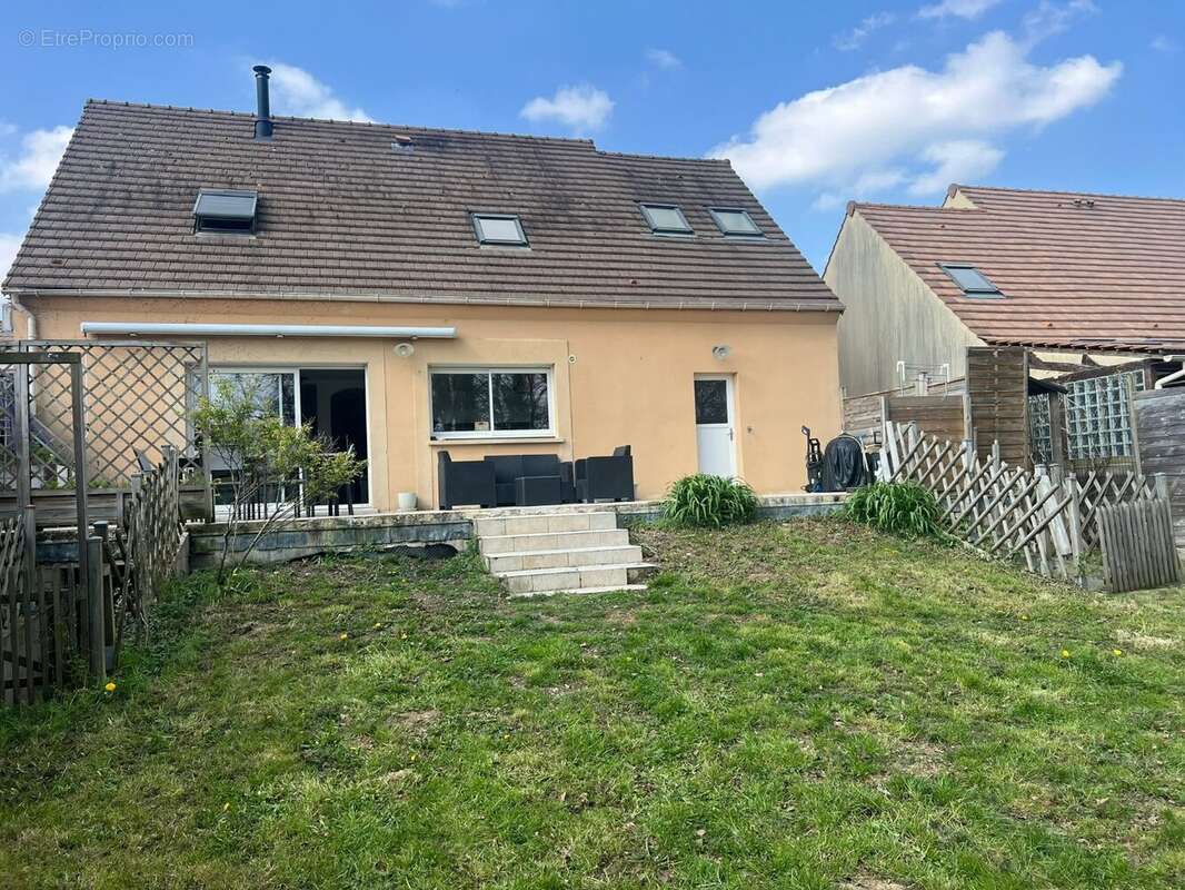 Maison à SAINT-CHERON