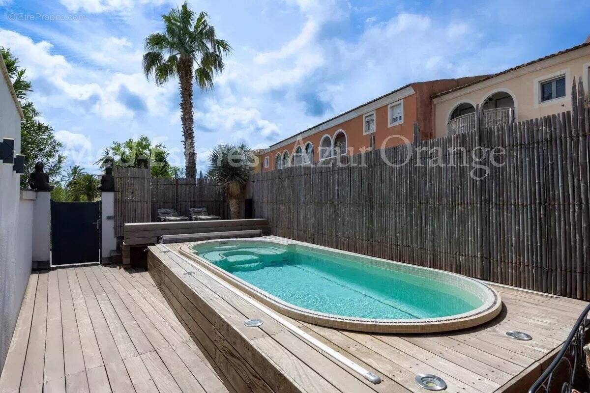 Appartement à GRIMAUD