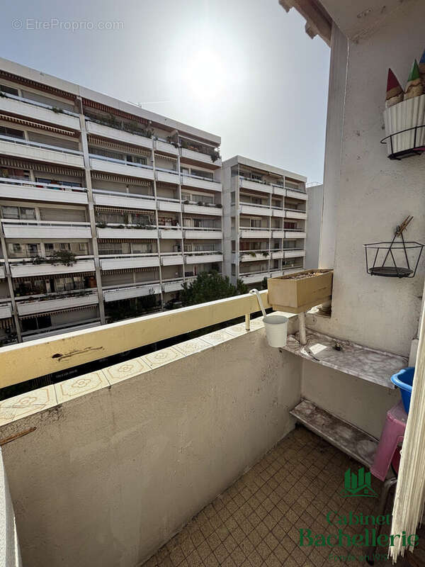 Appartement à MARSEILLE-4E