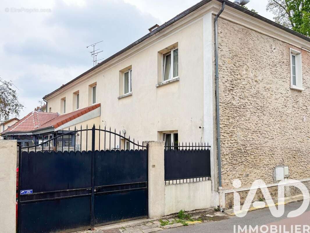 Photo 2 - Appartement à LA QUEUE-LES-YVELINES