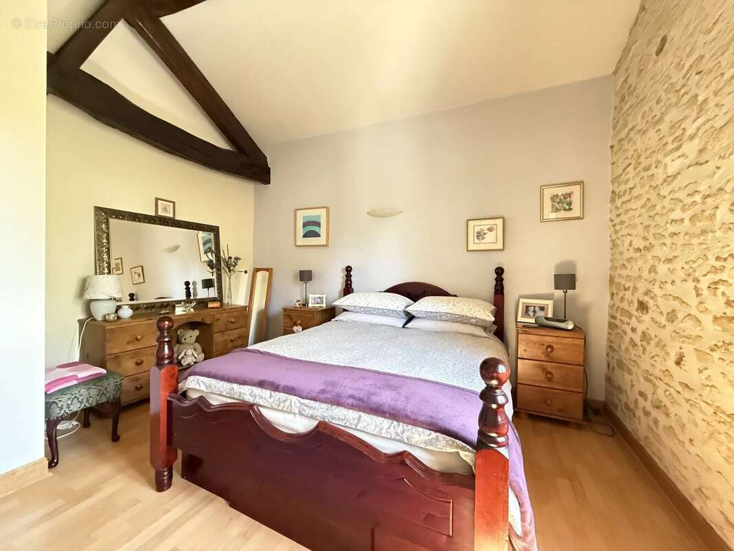 Magnifique grange rénovée de 4 chambres avec possibilité d'aménager un gîte de 2 chambres, piscine chauffée et dépendances – Sit - photo 9