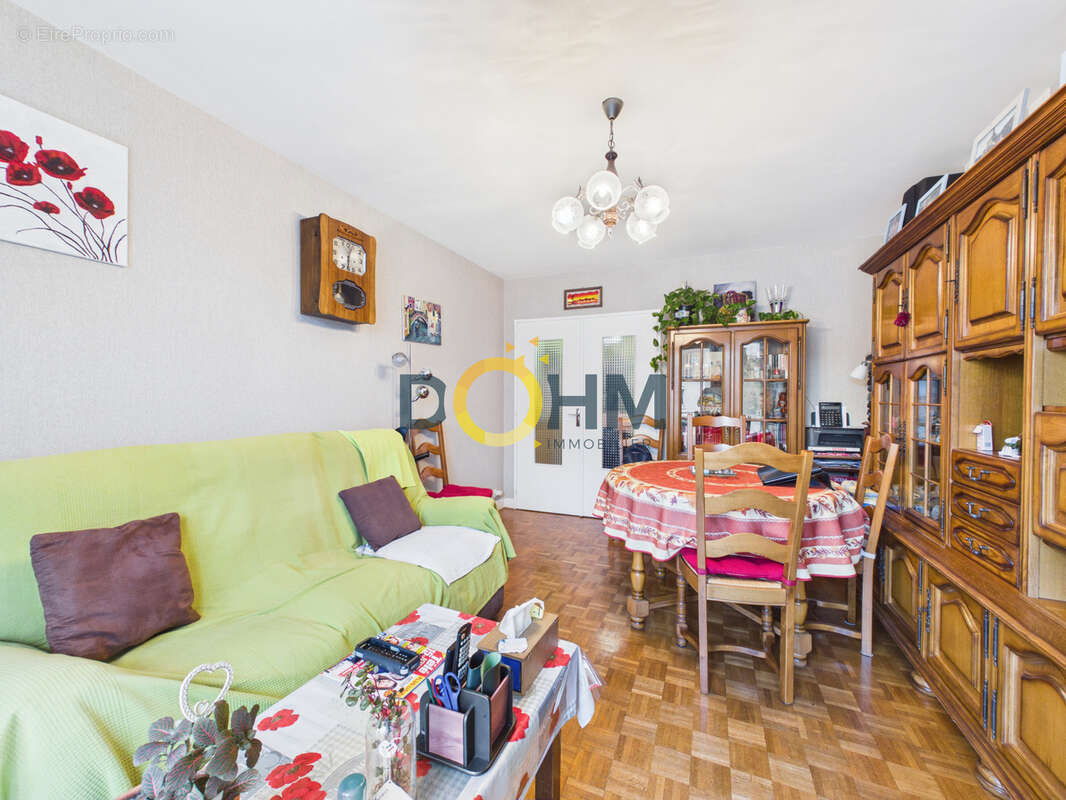 Appartement à SAINT-ETIENNE
