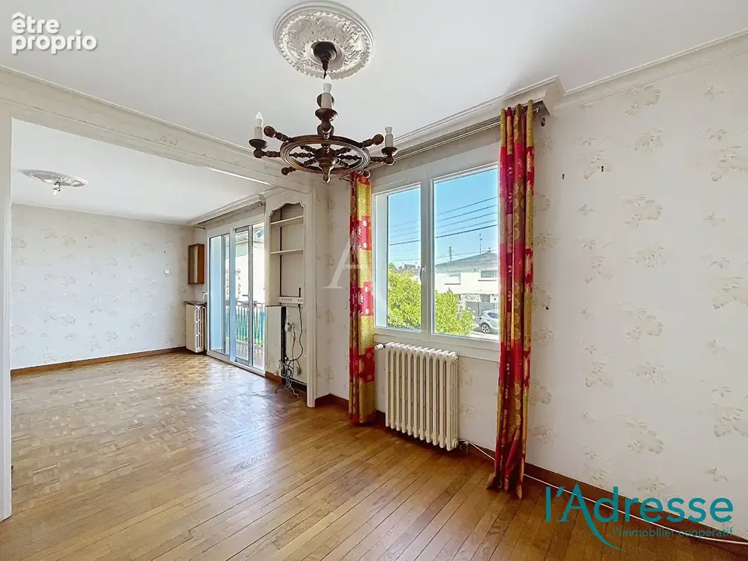 Maison à LAVAL, secteur GRAVIER - photo 2