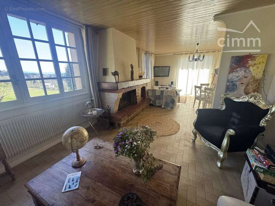 Maison à VERTOLAYE