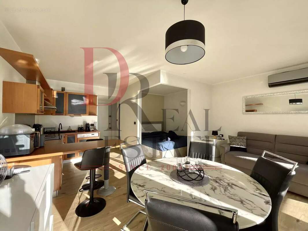 Appartement à ROQUEBRUNE-CAP-MARTIN