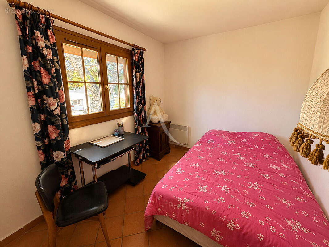 Maison familiale de 110 m² avec 4 chambres et beau terrain de 445 m² - photo 14