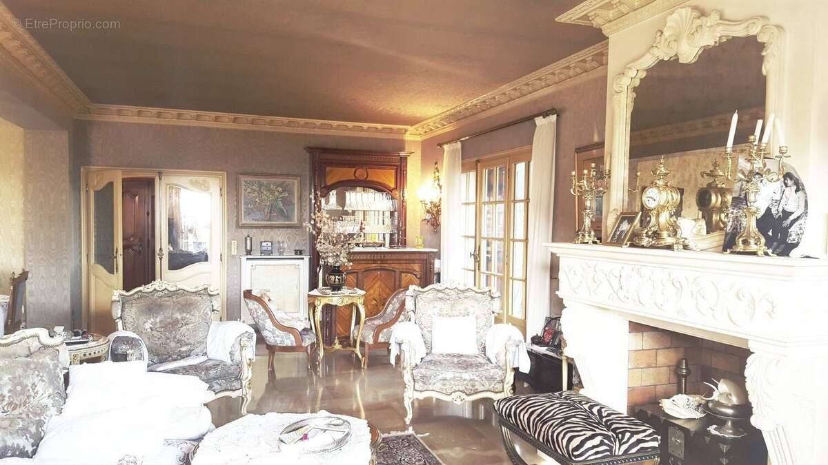 Maison à VALLAURIS