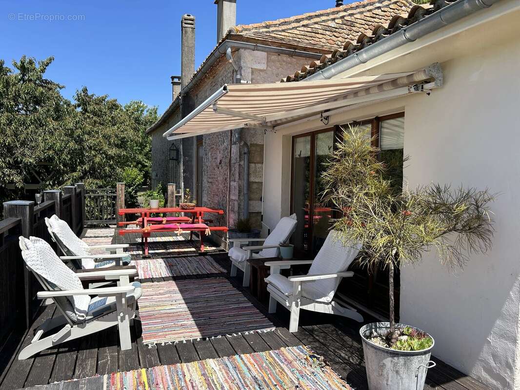 Maison à AUBETERRE-SUR-DRONNE